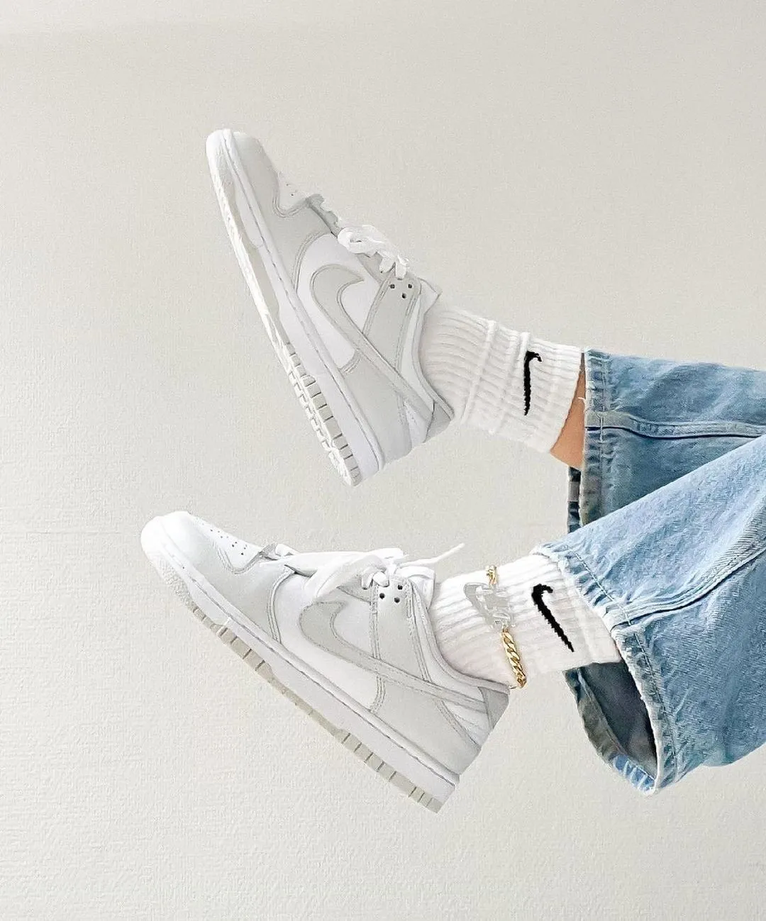 Dunk Low WMNS  Photon Dust (2021) фото