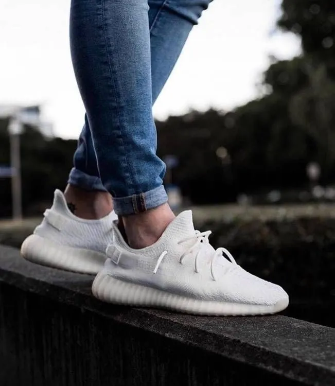 Yeezy Boost 350 V2 Cream White (2019) фото