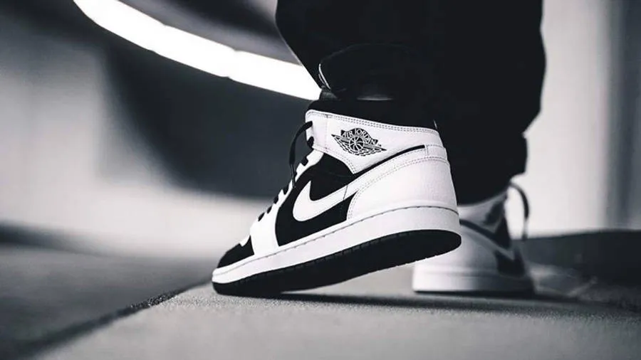 Air Jordan 1 Mid 1 Mid White Black фото