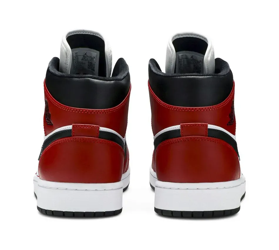 Air Jordan 1 Mid 'Chicago Black Toe' (2020) фото