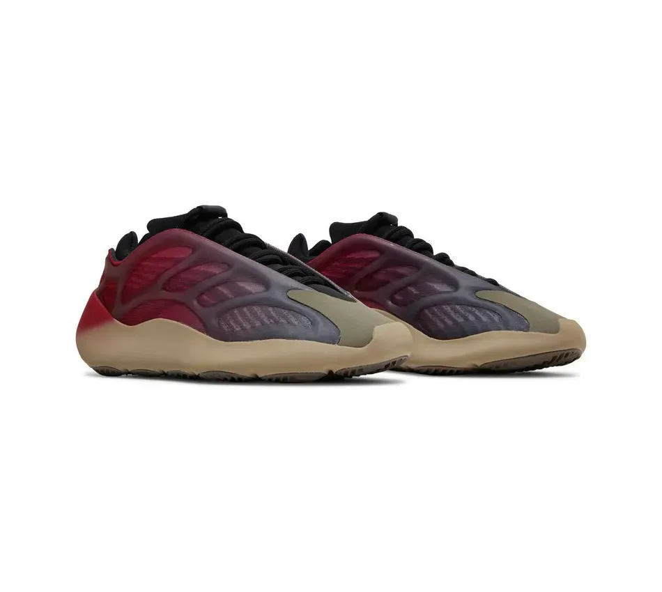 Yeezy 700 V3 Fade Carbon фото