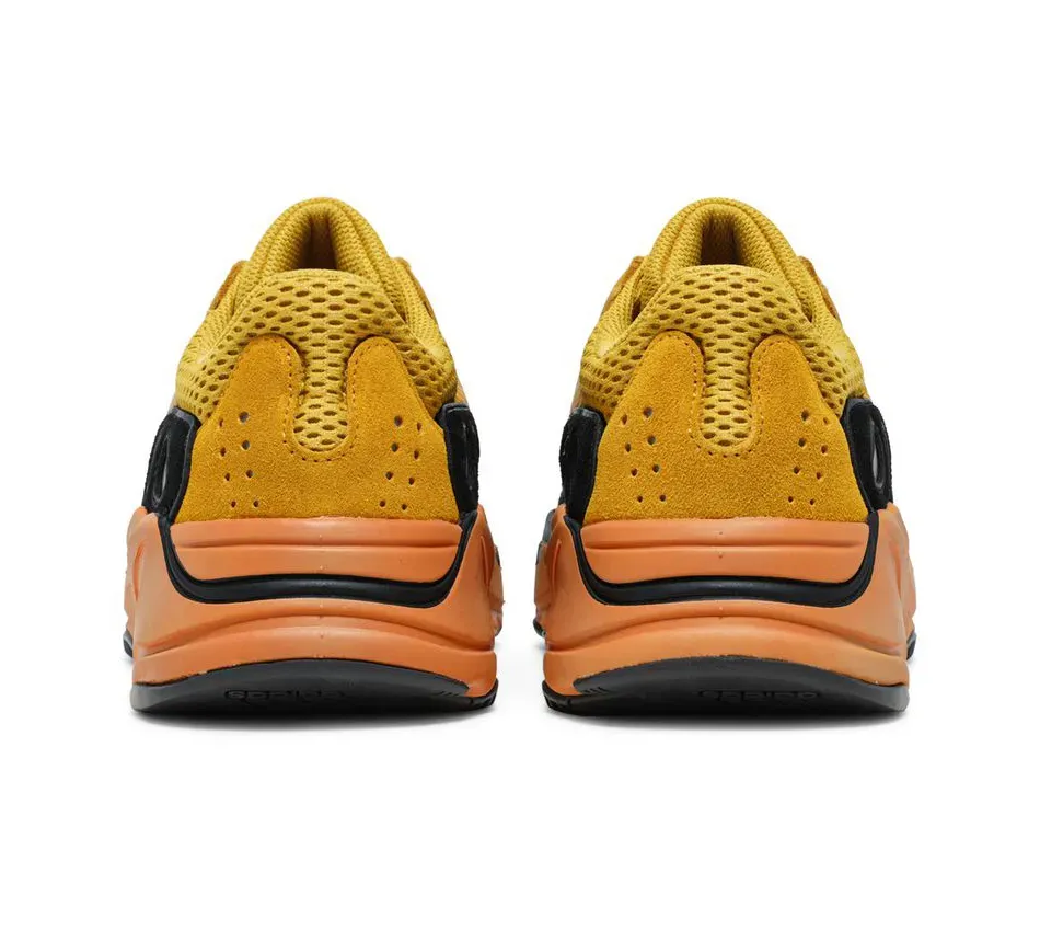 Yeezy Boost 700 Sun фото